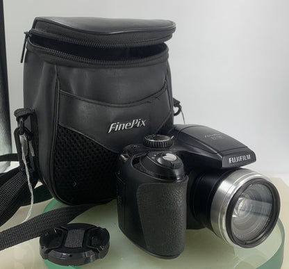 Fujifilm FinePix S Series S5700 7.1MP DIGITAL CAMERA BLACK WITH CASE TESTED- 2100