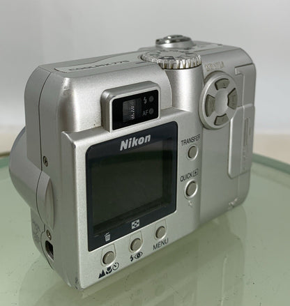 Vintage NIKON COOLPIX 775 2.0MP Digital Camera + CHARGER + COVER TESTED - 744