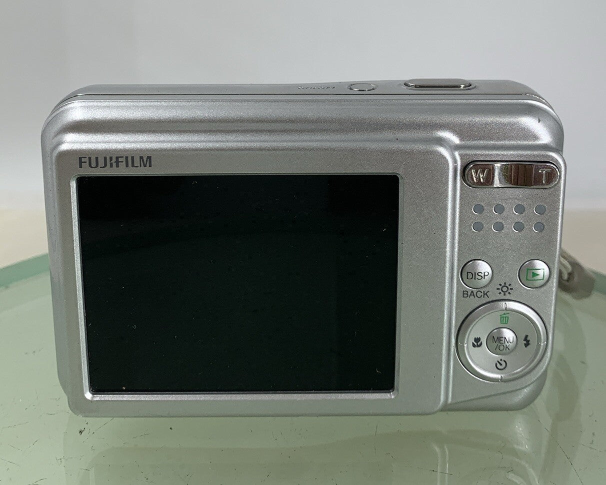Fujifilm Finepix A170 10.2MP 3x Zoom Digital Camera Silver NO CARD TESTED - 4005