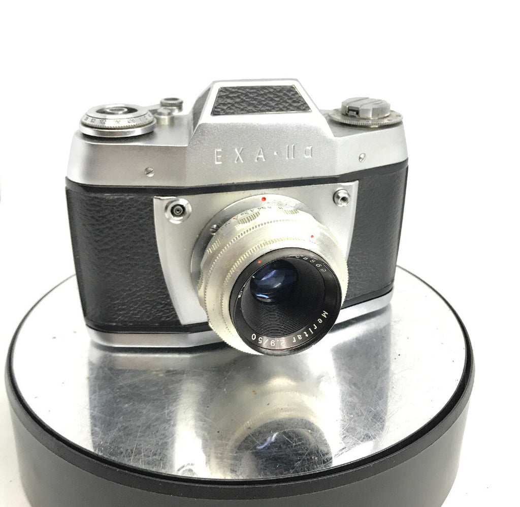 Exa . II a35mm Film SLR Camera, E. Ludwig Meritar f/2.9 50mm lens & case /1035