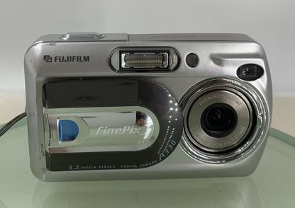 Vintage Fujifilm FinePix Digital Camera A330 3.2MP DOTS ON SCREEN TESTED - 1601