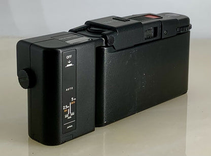 OLYMPUS XA2 Compact Camera 35mm Flash A11 D.ZUIKO 35mm f3.5 TESTED + Case 665