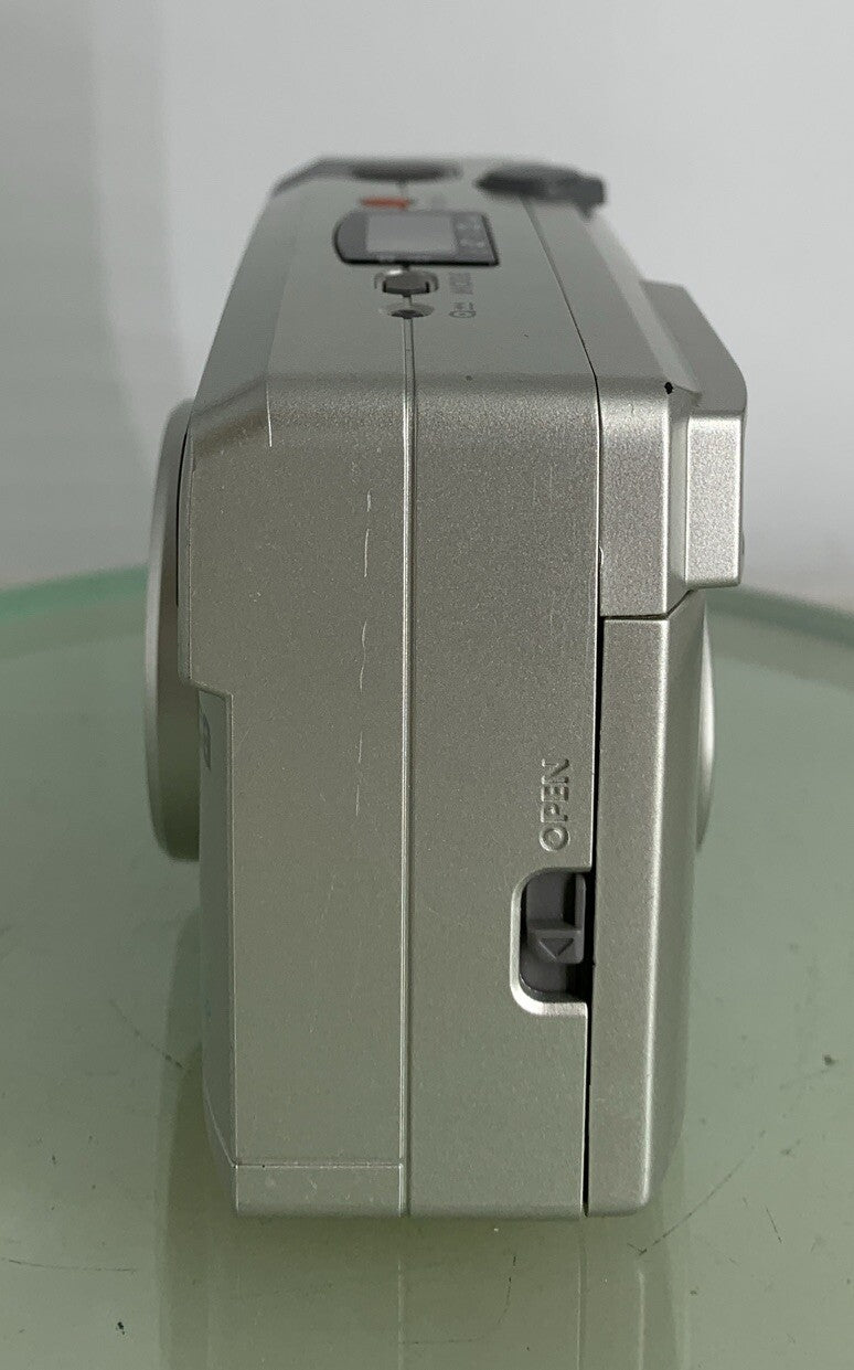 Konica Z UP 90e COMPACT VINTAGE POINT AND SHOOT FILM CAMERA SILVER TESTED - 6613