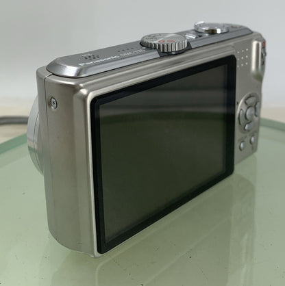 Panasonic LUMIX DMC-TZ5 DIGITAL CAMERA 10X ZOOM +16B CARD+ CHARGER TESTED - 9424