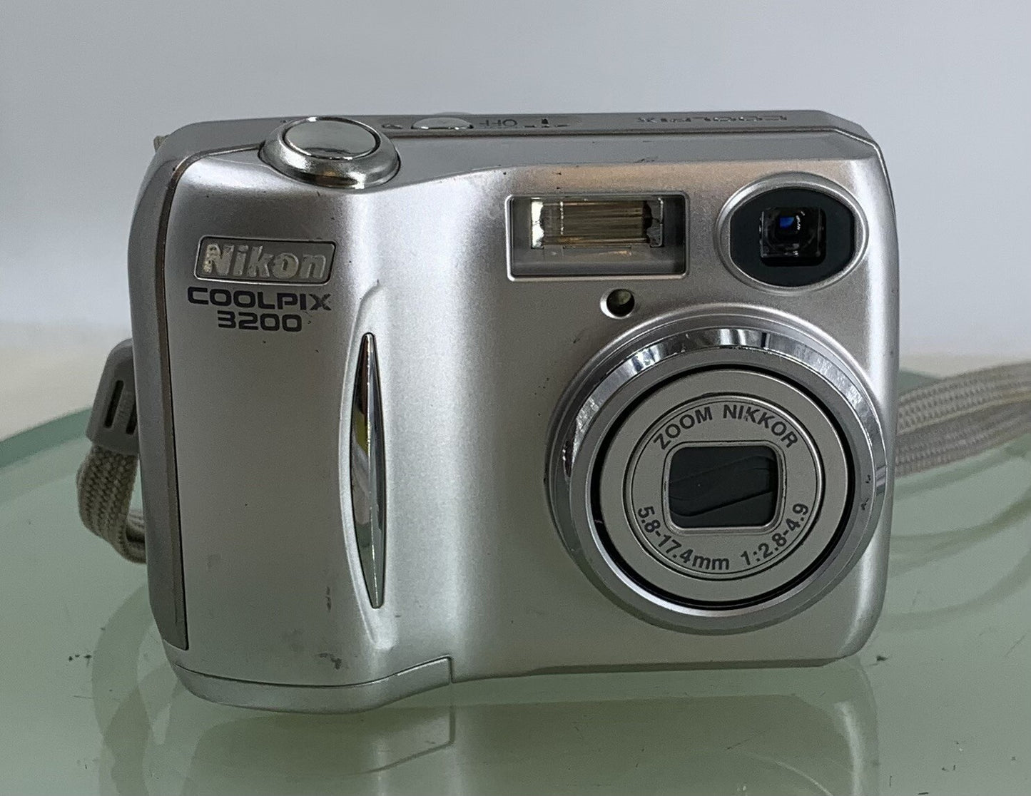 Nikon Coolpix 3200 3.2MP COMPACT DIGITAL CAMERA SILVER + WIRE TESTED - 9661