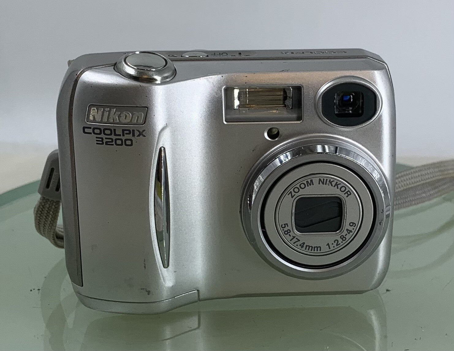 Nikon Coolpix 3200 3.2MP COMPACT DIGITAL CAMERA SILVER + WIRE TESTED - 9661