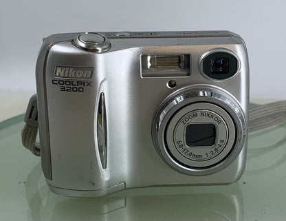 Nikon Coolpix 3200 3.2MP COMPACT DIGITAL CAMERA SILVER + WIRE TESTED - 9661
