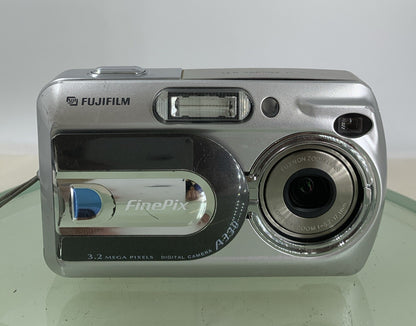 Fujifilm FinePix Digital Camera A330 3.2MP NO CARD NO CHARGER TESTED - 7761