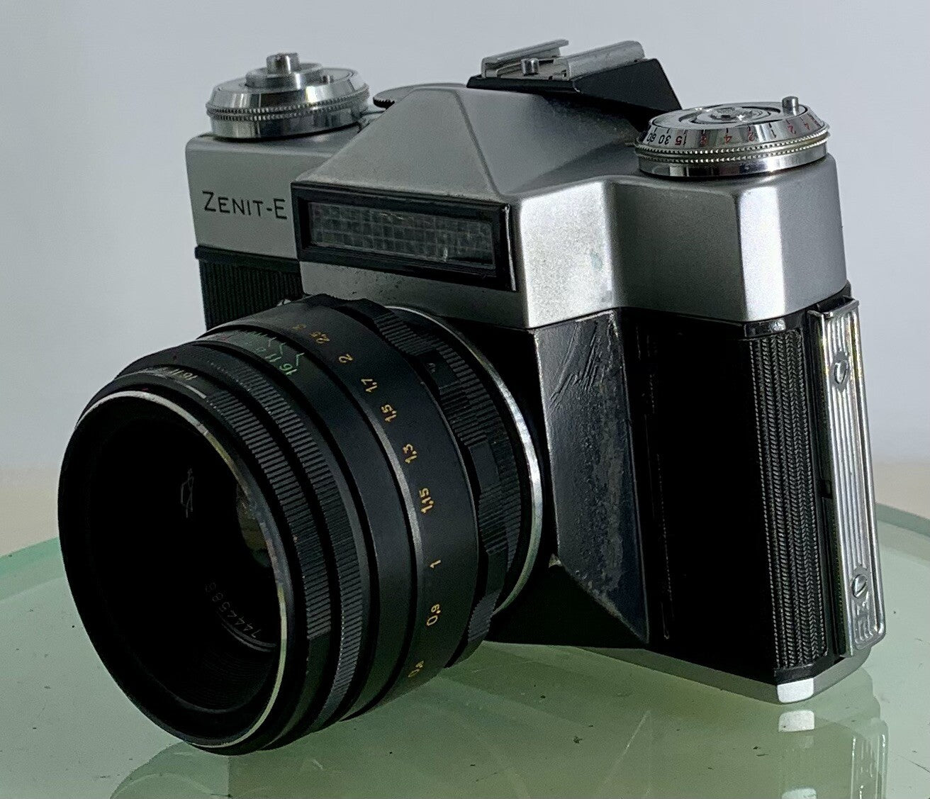 Very Rare ZENIT E POINT AND SHOOT FILM CAMERA+HELIOS-44-2 LENS+SILVER+TESTED-1566