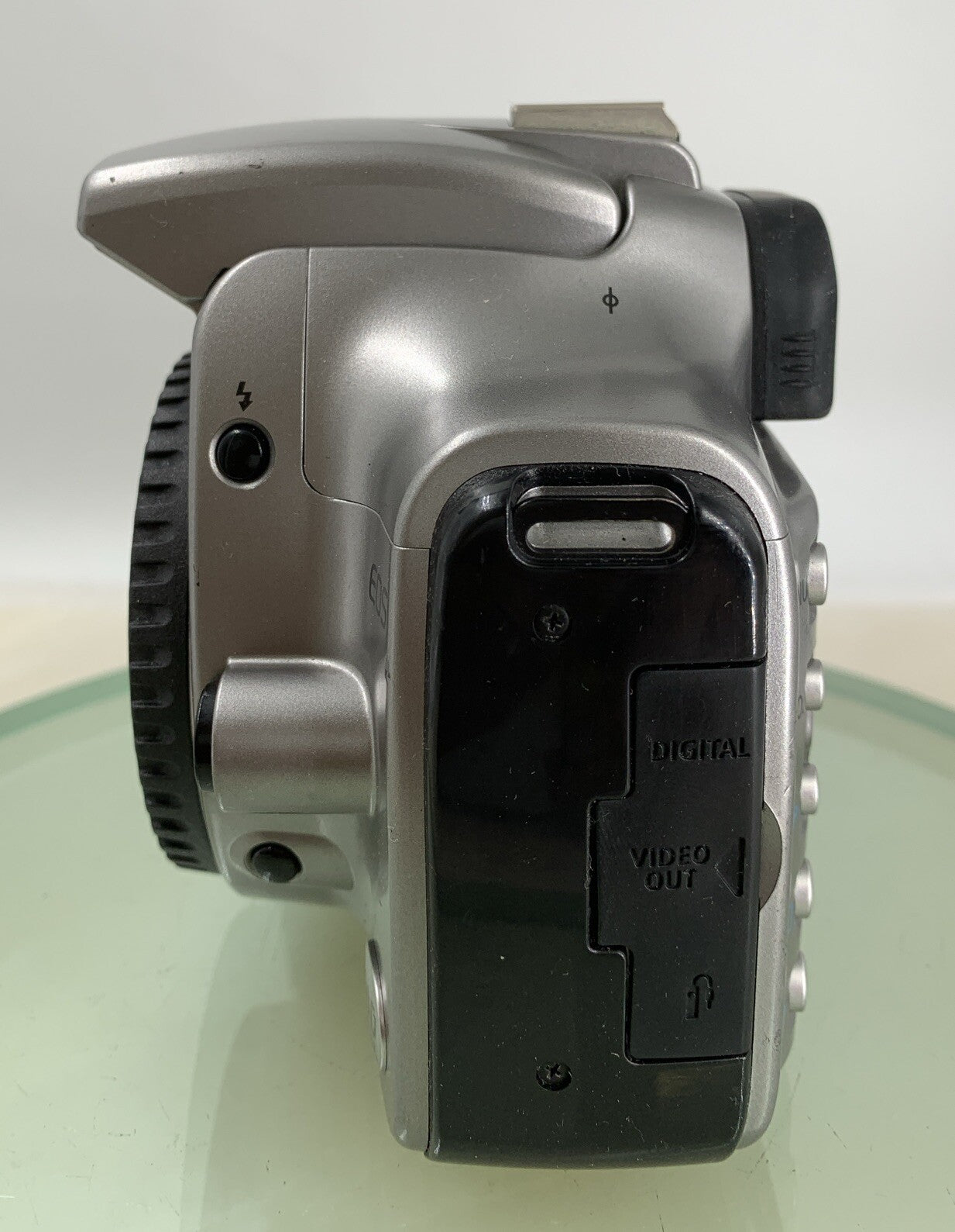 Canon Digital Camera SLR EOS 300D SILVER WITH CHARGER, NO CARD TESTED - 2613