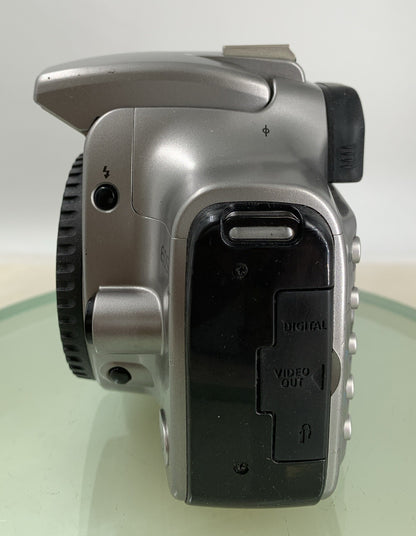 Canon Digital Camera SLR EOS 300D SILVER WITH CHARGER, NO CARD TESTED - 2613