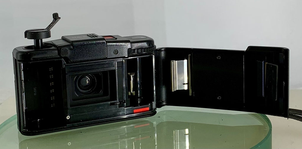 Olympus XA 3 DX 35mm Film Camera with Zuiko 35mm F/3.5 Lens -Excellent TESTED1776
