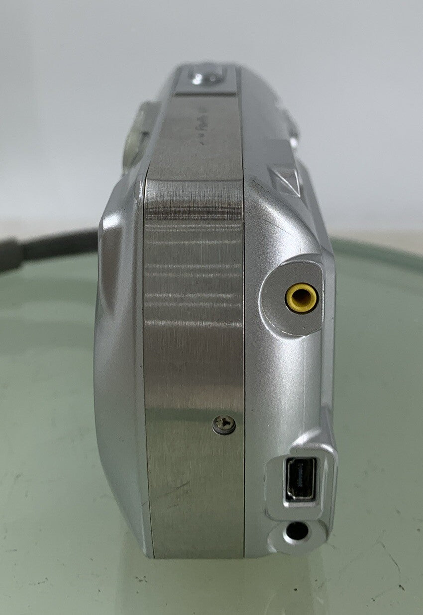 Fujifilm FinePix Digital Camera A330 3.2MP NO CARD NO CHARGER TESTED - 7763
