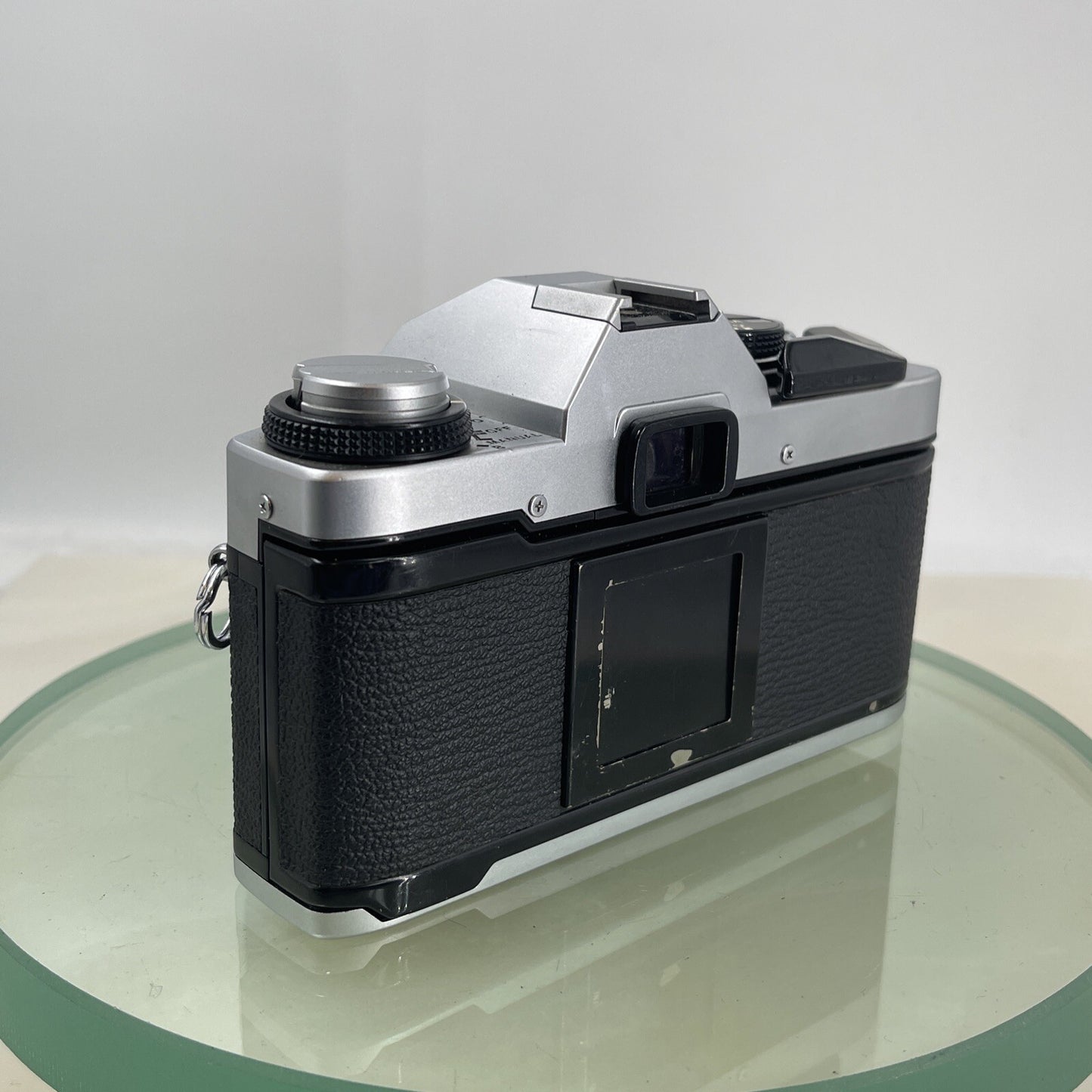 Olympus Om20 35mm slr film camera With Vivitar 28mm 1:2.8  Lens SERVICED  #6203