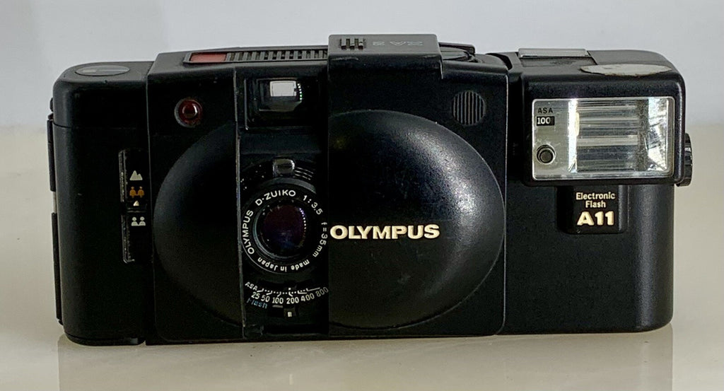 OLYMPUS XA2 Compact Camera 35mm Flash A11 D.ZUIKO 35mm f3.5 TESTED, mju 701