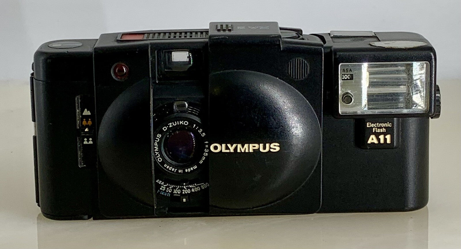 OLYMPUS XA2 Compact Camera 35mm Flash A11 D.ZUIKO 35mm f3.5 TESTED, mju 701