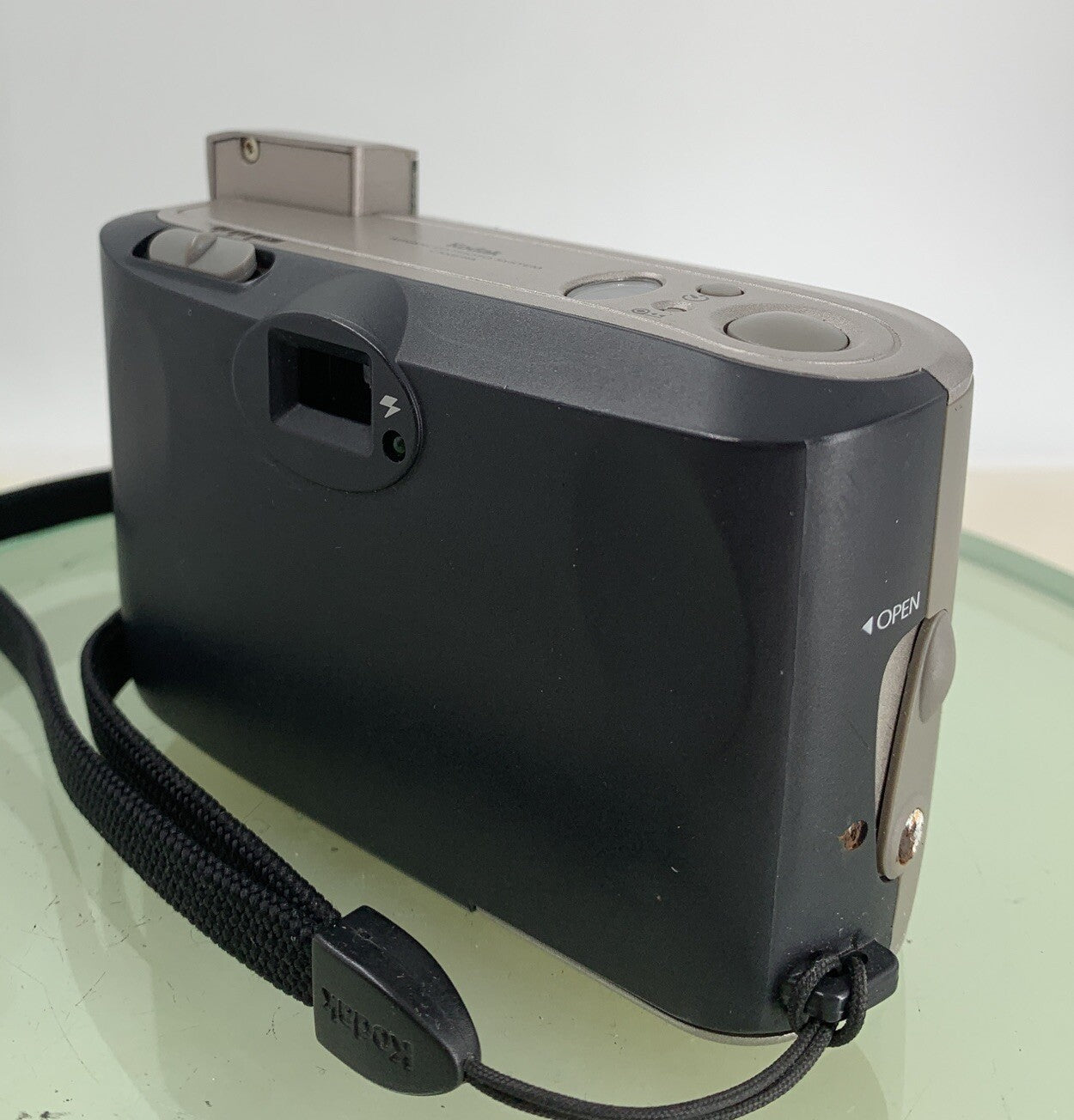 KODAK ADVANTIX F350 GREY COMPACT FILM CAMERA - WITH COVER - TESTED - 2246