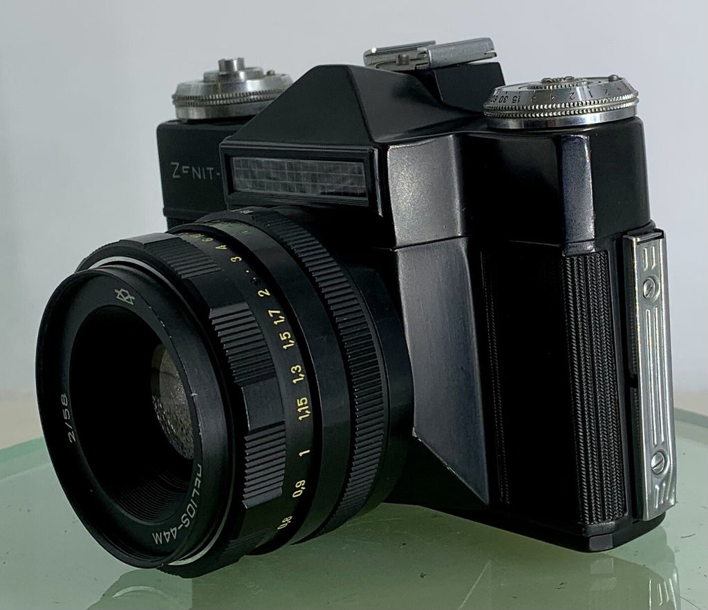Very Rare ZENIT E POINT AND SHOOT FILM CAMERA+HELIOS-44M LENS+BLACK+TESTED-3376
