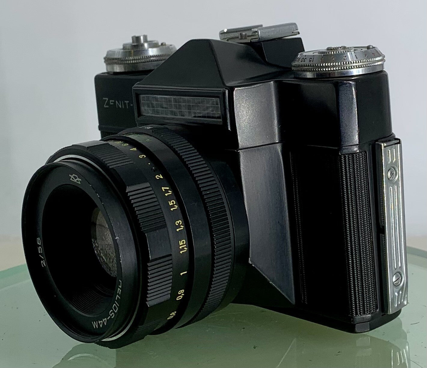 Very Rare ZENIT E POINT AND SHOOT FILM CAMERA+HELIOS-44M LENS+BLACK+TESTED-3376
