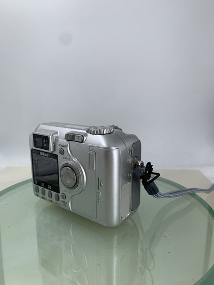 Nikon COOLPIX 4300 4.0MP Digital Camera SILVER NO CARD NO CHARGER TESTED - 5972