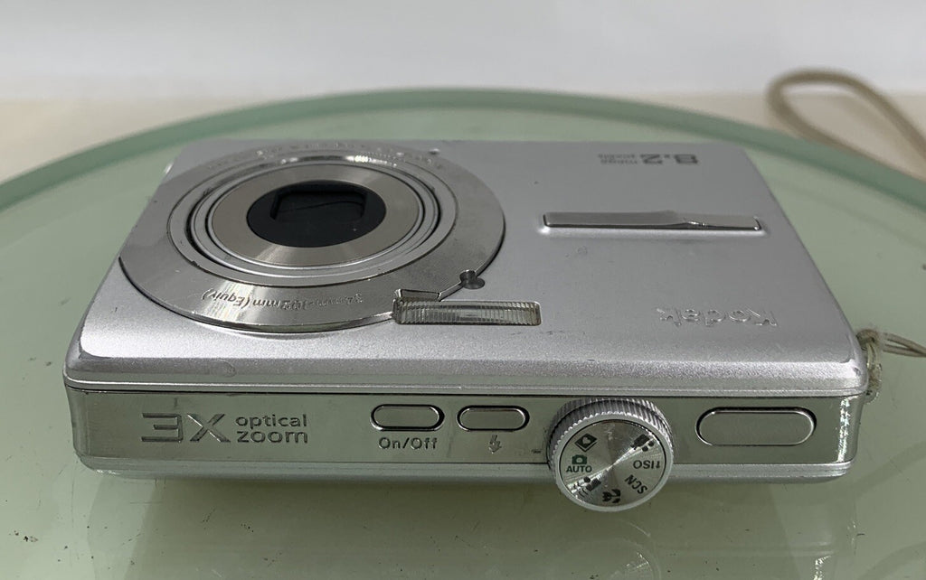Kodak COMPACT DIGITAL CAMERA EasyShare M863 8.2MP SILVER NO CHARGER Tested - 5198