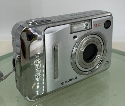 Fujifilm FINEPIX DIGITAL CAMERA A500 5.1MP NO SD CARD SILVER TESTED - 350