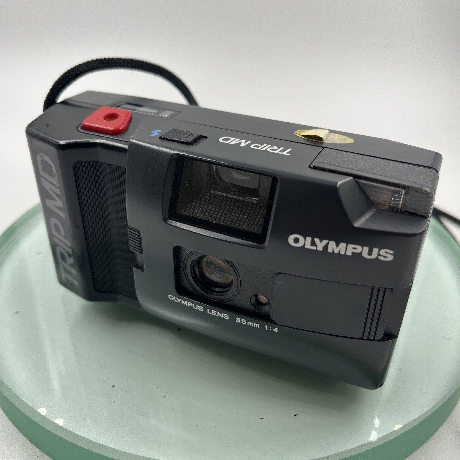 Vintage Olympus Trip MD 35mm Film Camera Point & Shoot With Original Cover # 9282