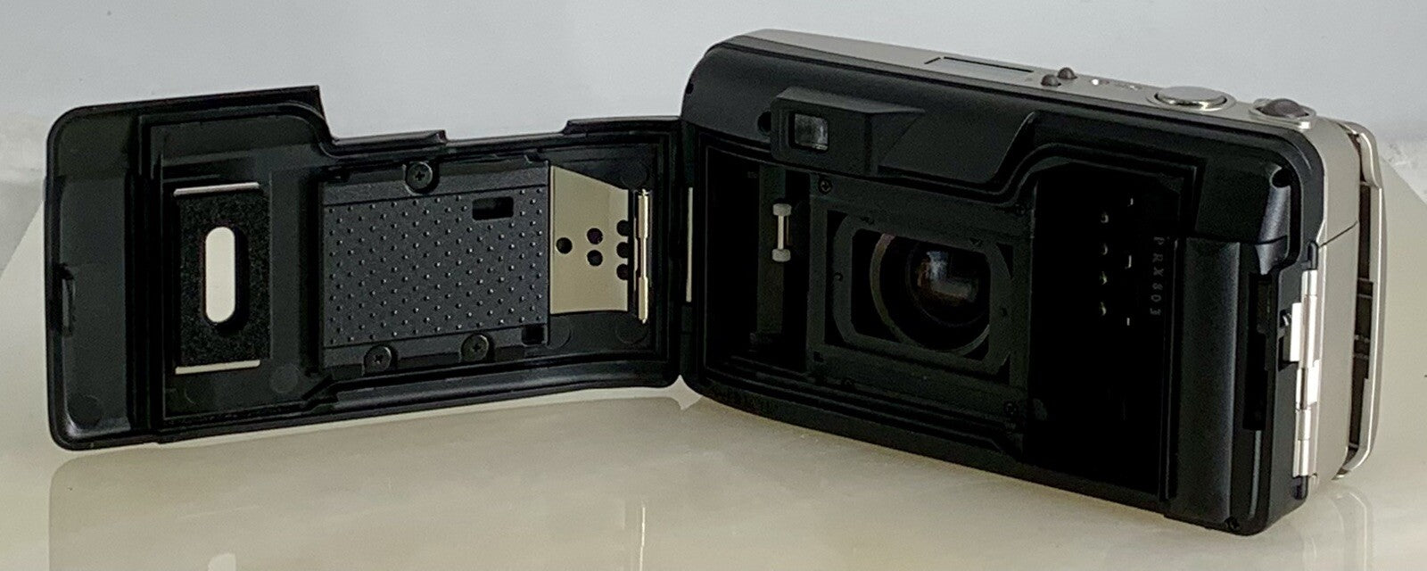 Olympus Superzoom 105G 35mm Film Point & Shoot Camera + SILVER + TESTED - 628