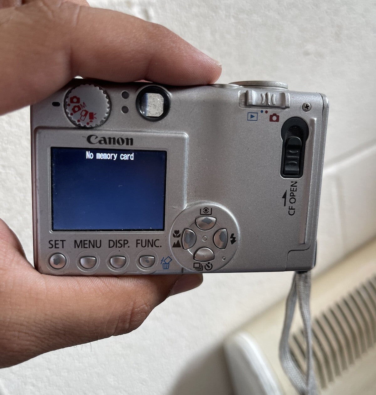 Canon IXUS 400 4.0 Mega Pixels PC1038 Silver Lens Error Nocharger Nobattery #54410