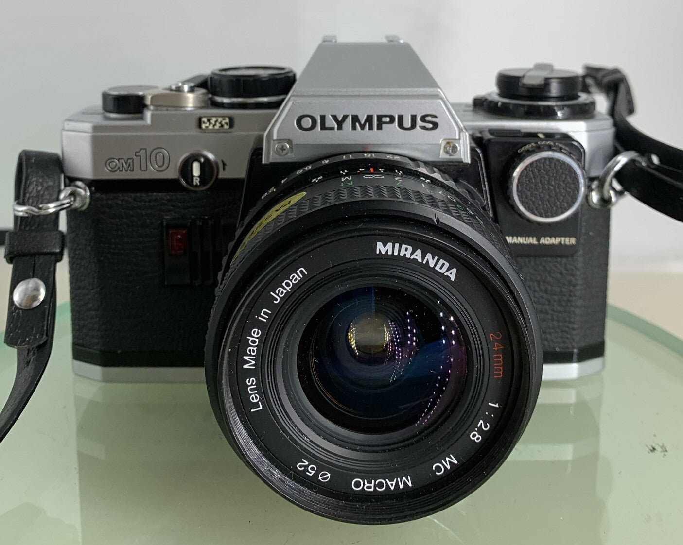 Olympus OM10 35mm SLR Film Camera + Vivitar 24mm 1:2.8 MC  Lens/ WORKING #2121