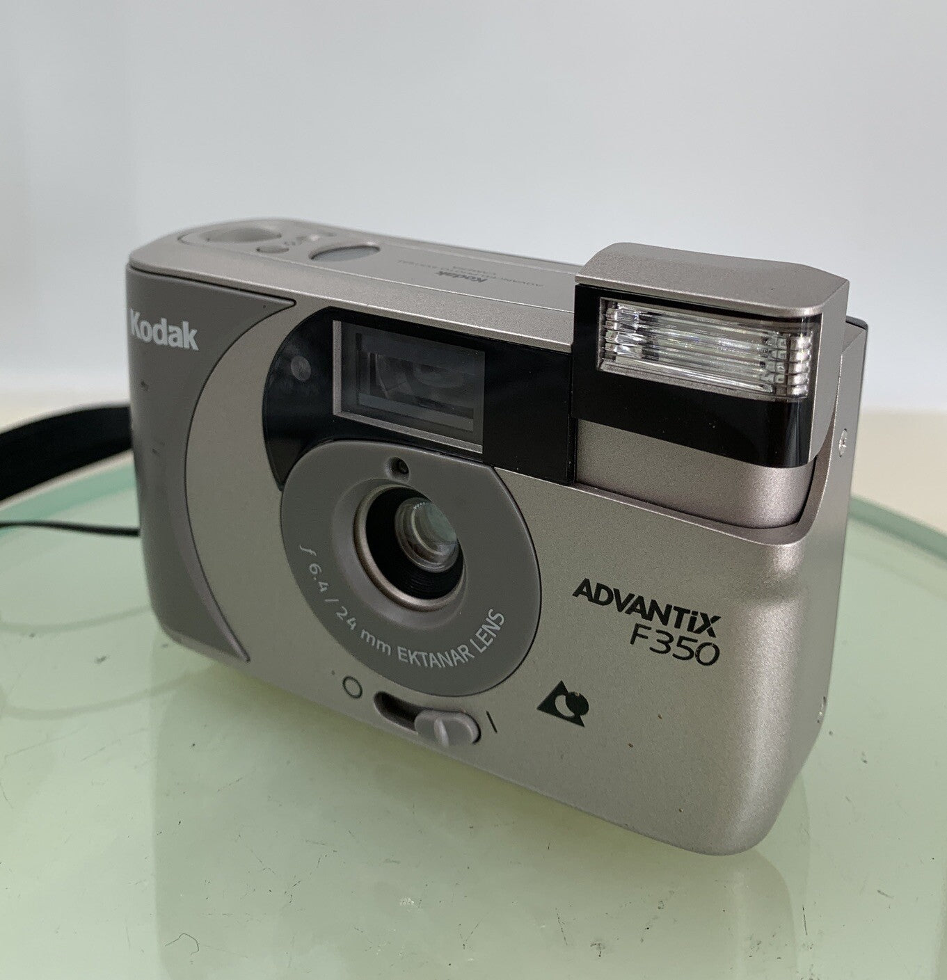 Kodak Advantix F350 SILVER CAMERA WITHOUT BATTERY - TESTED - 8391