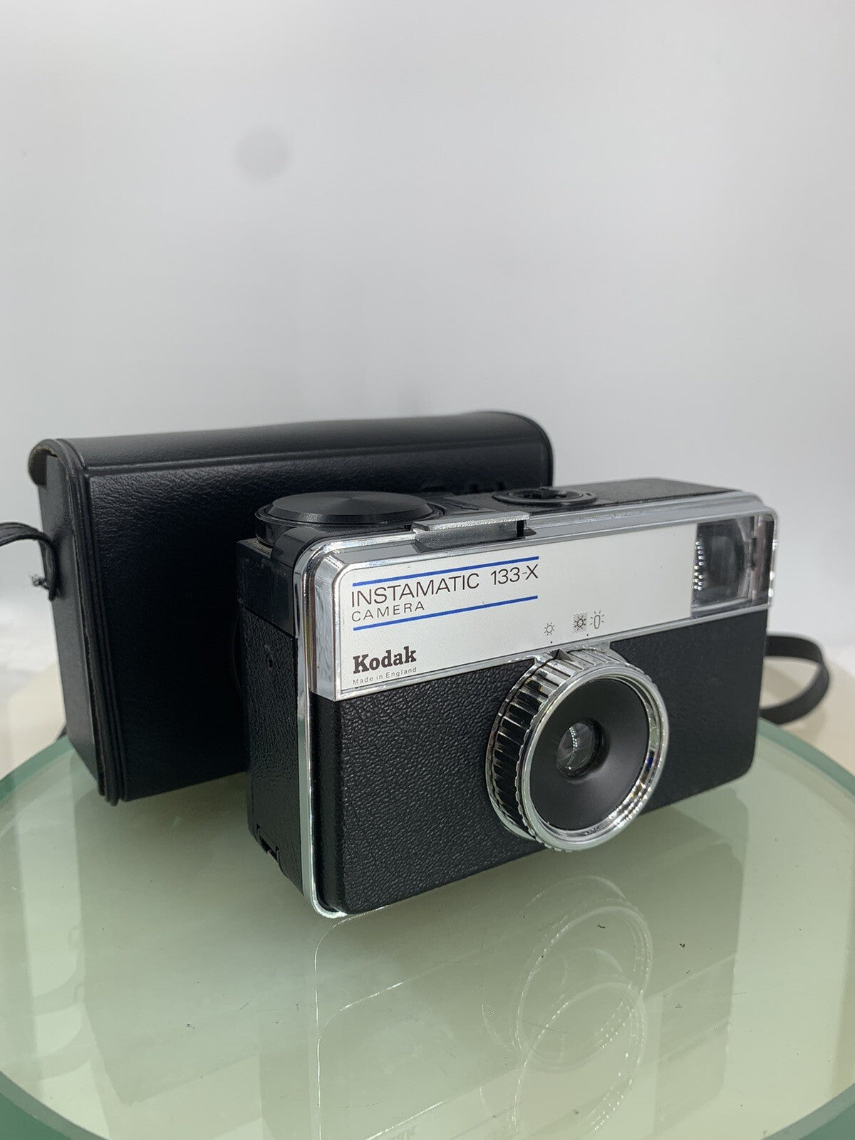 Kodak Instamatic Camera 133-X Viewfinder Camera BLACK WITH COVER TESTED - 850