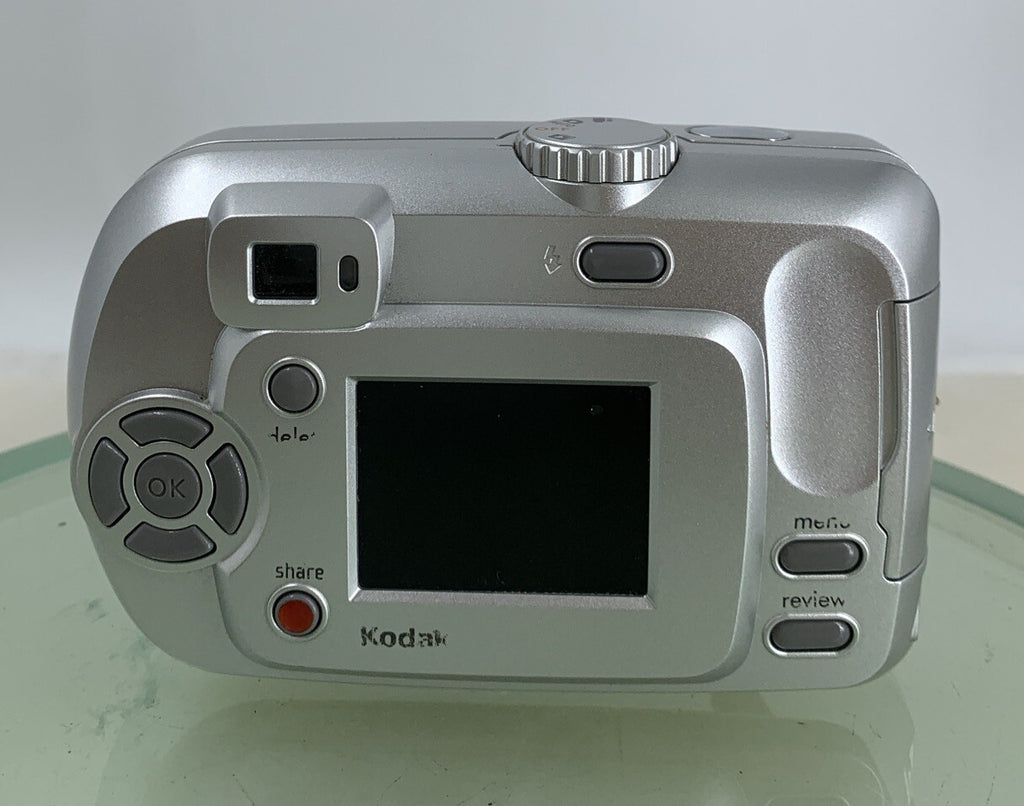 Kodak COMPACT Digital Camera EasyShare CD40 4.0MP SILVER NO CARD TESTED - 9535