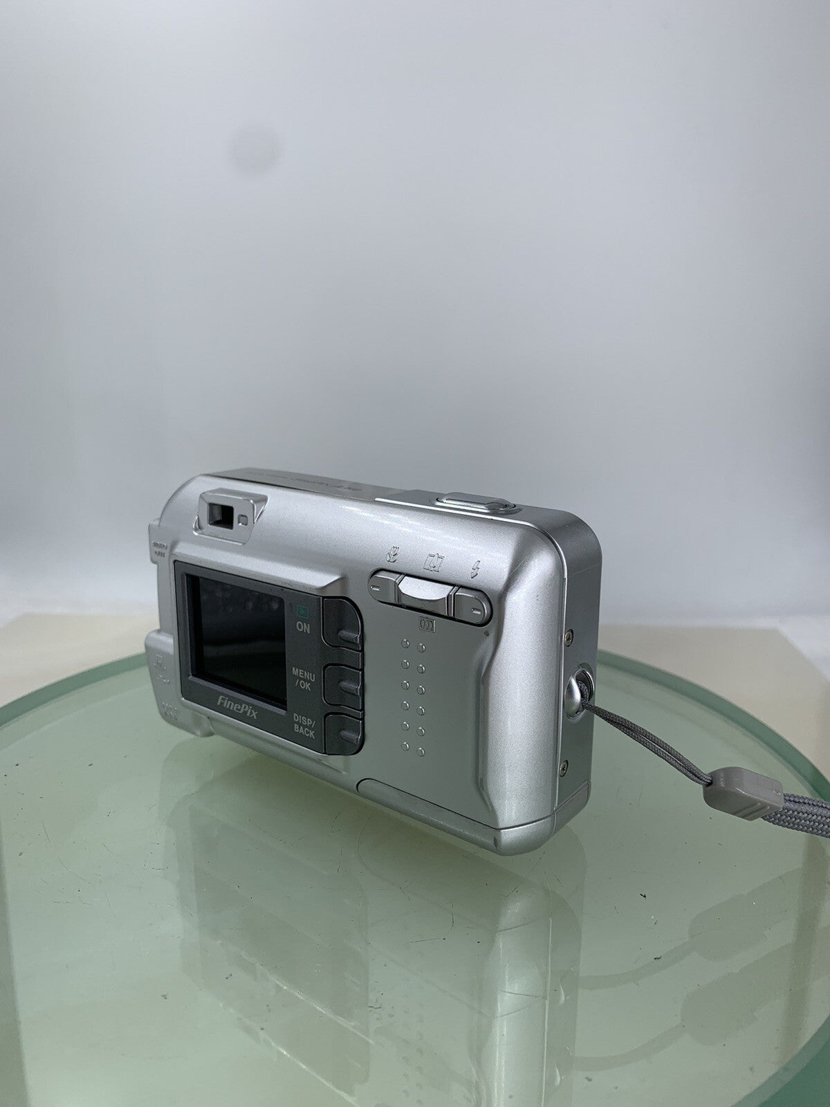 Fujifilm Finepix A340 DIGITAL CAMERA SILVER NO CHARGER NO CARD TESTED - 5872