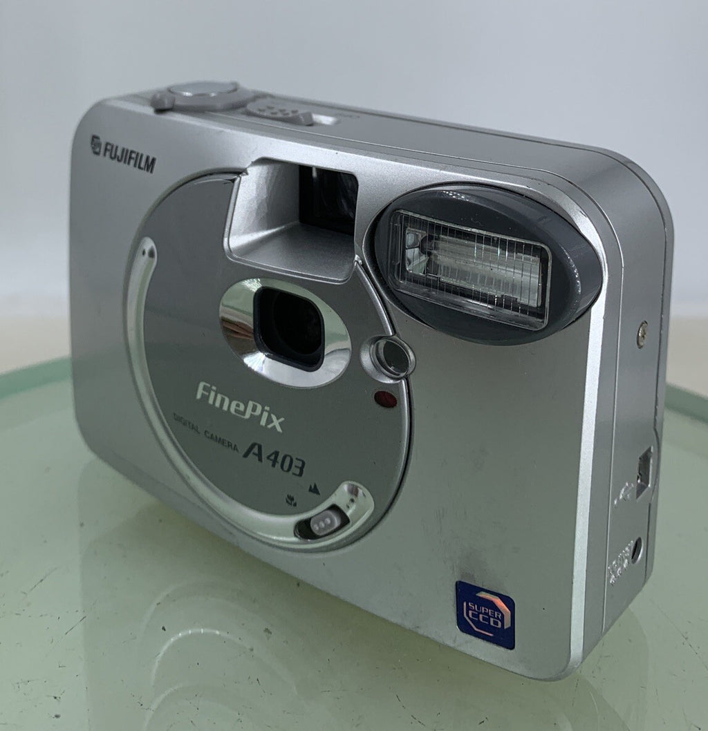 FUJIFILM FINEPIX A403 2.1MP DIGITAL CAMERA WITHOUT SD CARD NO CHARGER TESTED-2042