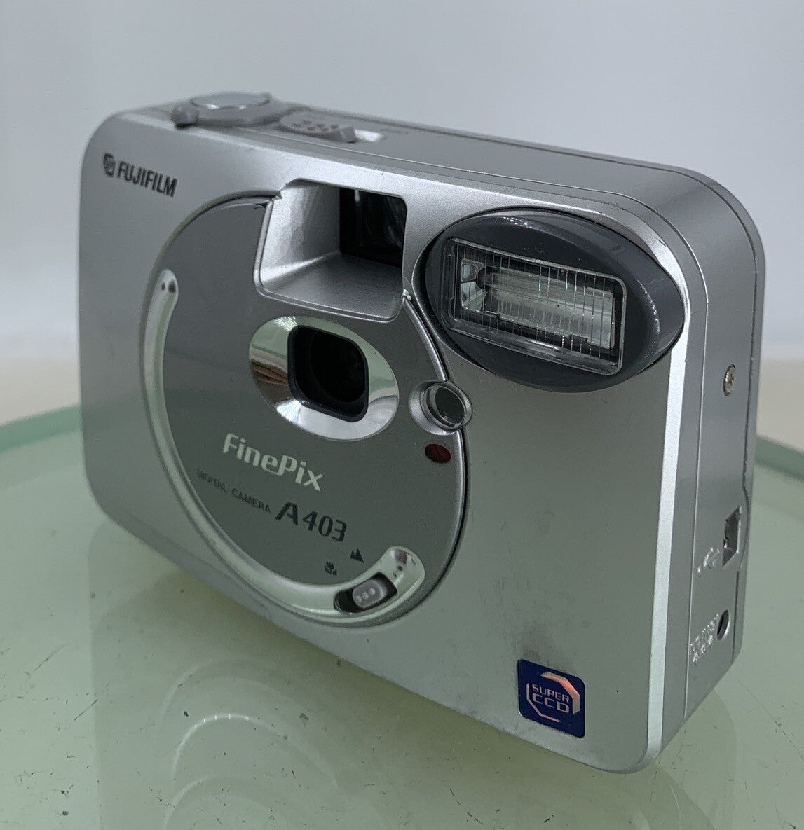 FUJIFILM FINEPIX A403 2.1MP DIGITAL CAMERA WITHOUT SD CARD NO CHARGER TESTED-2042