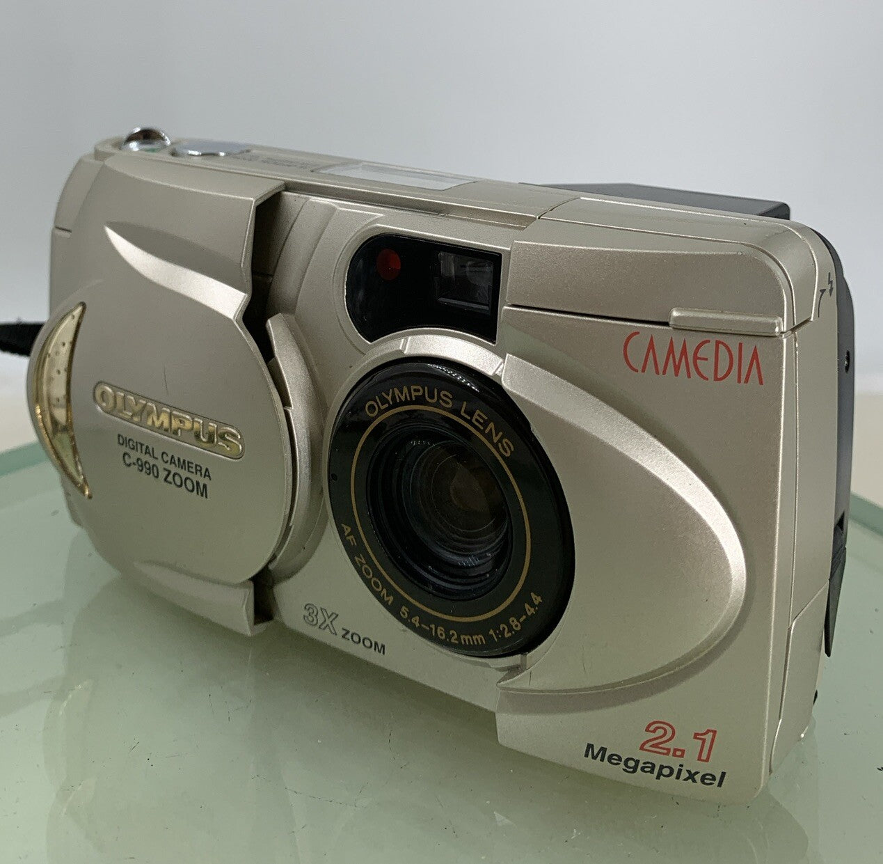 Olympus Camedia C-990 Zoom 2.1MP DIGITAL CAMERA + COVER SILVER TESTED - 4772
