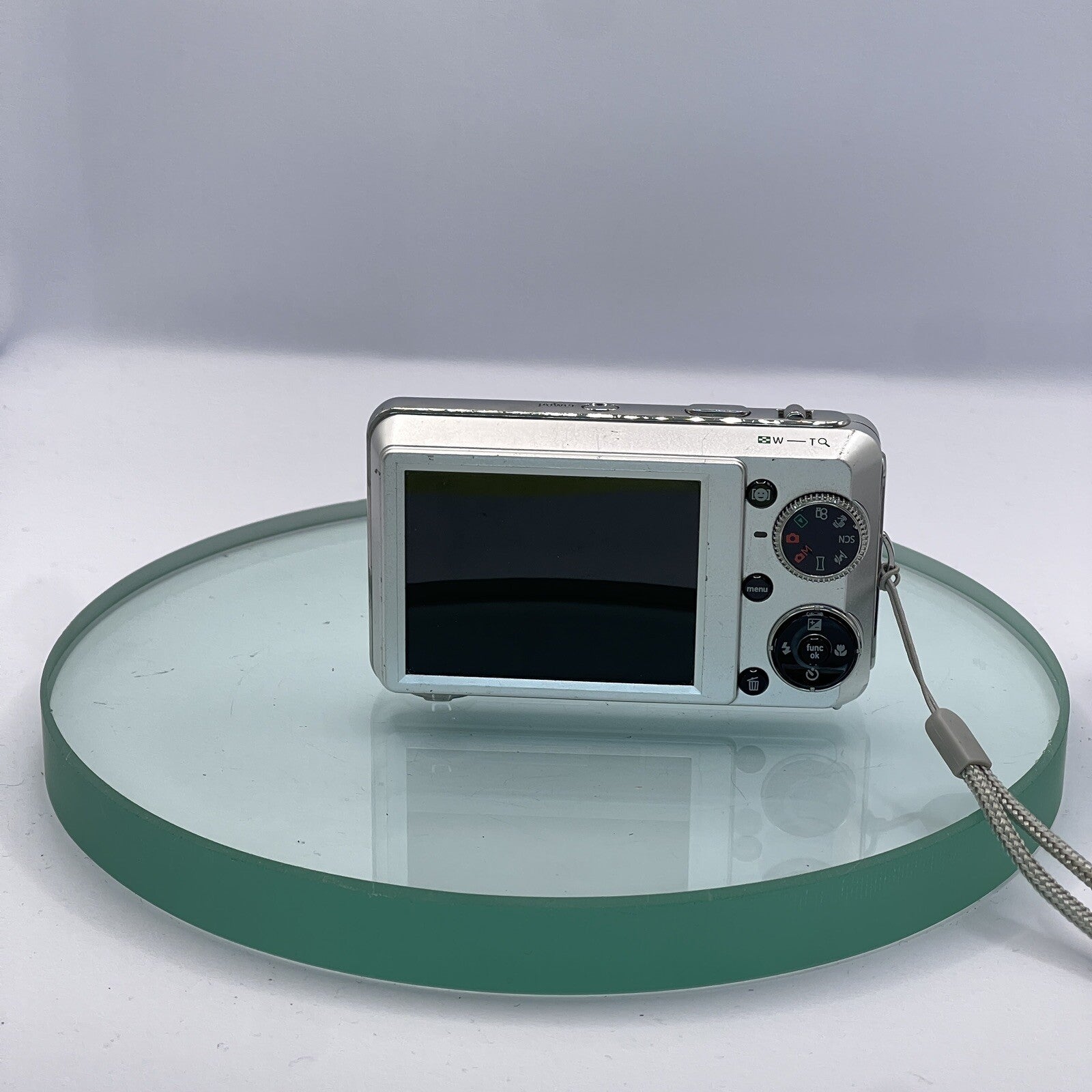 GE E840S DIGITAL CAMERA 8.0 MP 2.7" LCD - Silver, Tested, Charger #6963
