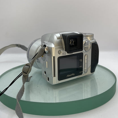 Fujifilm FinePix S3000 3.2MP 6x Zoom Mini SLR Style Digital Camera Tested #1593