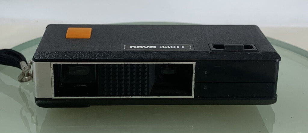 VINTAGE NOVA 330 FF POCKET CAMERA BLACK UNIT GOOD CONDITION TESTED - 9850