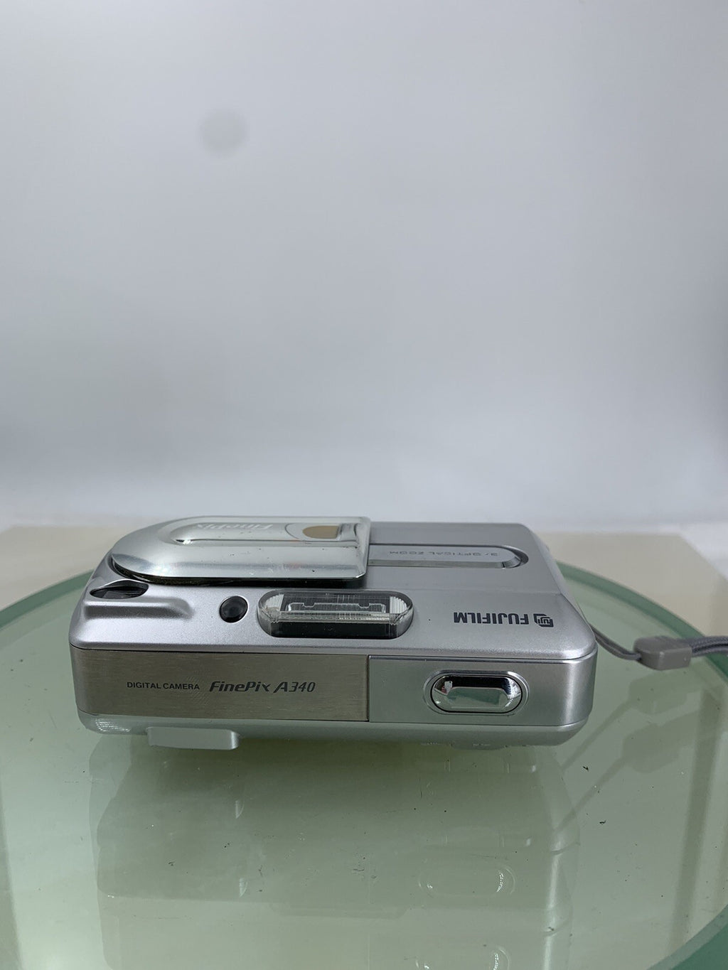 Fujifilm Finepix A340 DIGITAL CAMERA SILVER NO CHARGER NO CARD TESTED - 5875