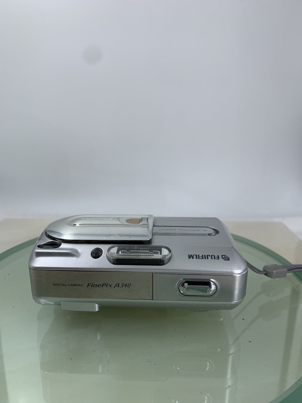 Fujifilm Finepix A340 DIGITAL CAMERA SILVER NO CHARGER NO CARD TESTED - 5875