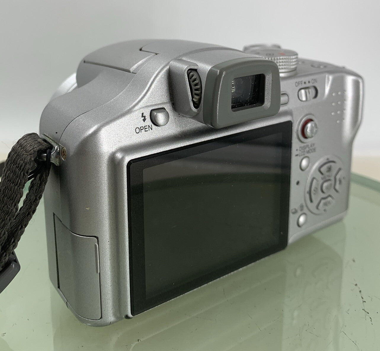 Panasonic Lumix DMC-FZ7 COMPACT DIGITAL CAMERA SILVER+CHARGER+BAG TESTED - 4574