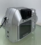 Fujifilm FinePix 2800 Zoom Digital Camera SILVER NO CARD NO CHARGER TESTED - 5794