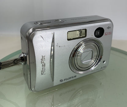 Fujifilm FinePix A350 5.2 Mega Pixel Digital Camera SILVER - TESTED - 8840