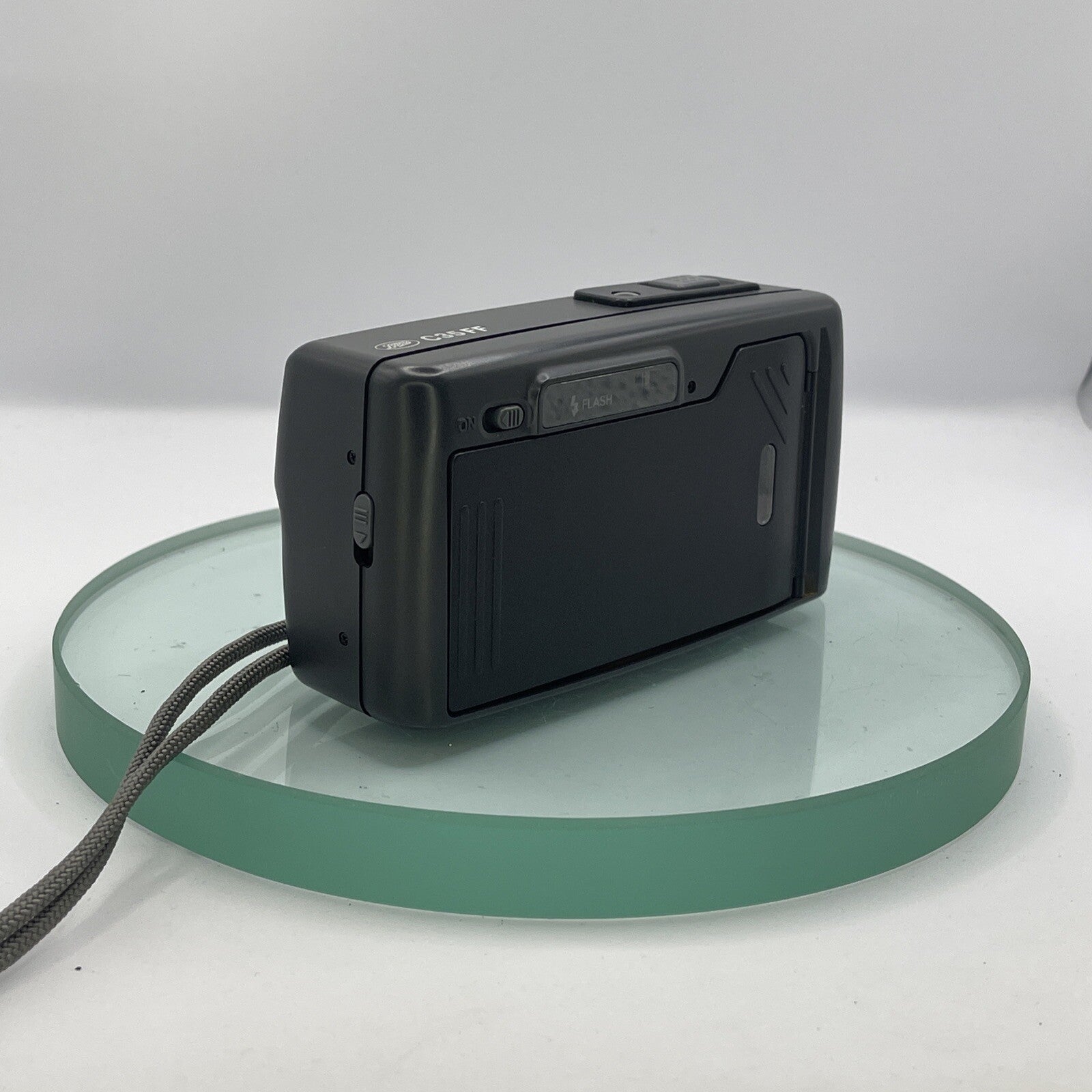 RARE BOOTS C35FF FOCUS RICOH LENS 1:4.5 35mm FILM CAMERA  MADE IN TAIWAN #864