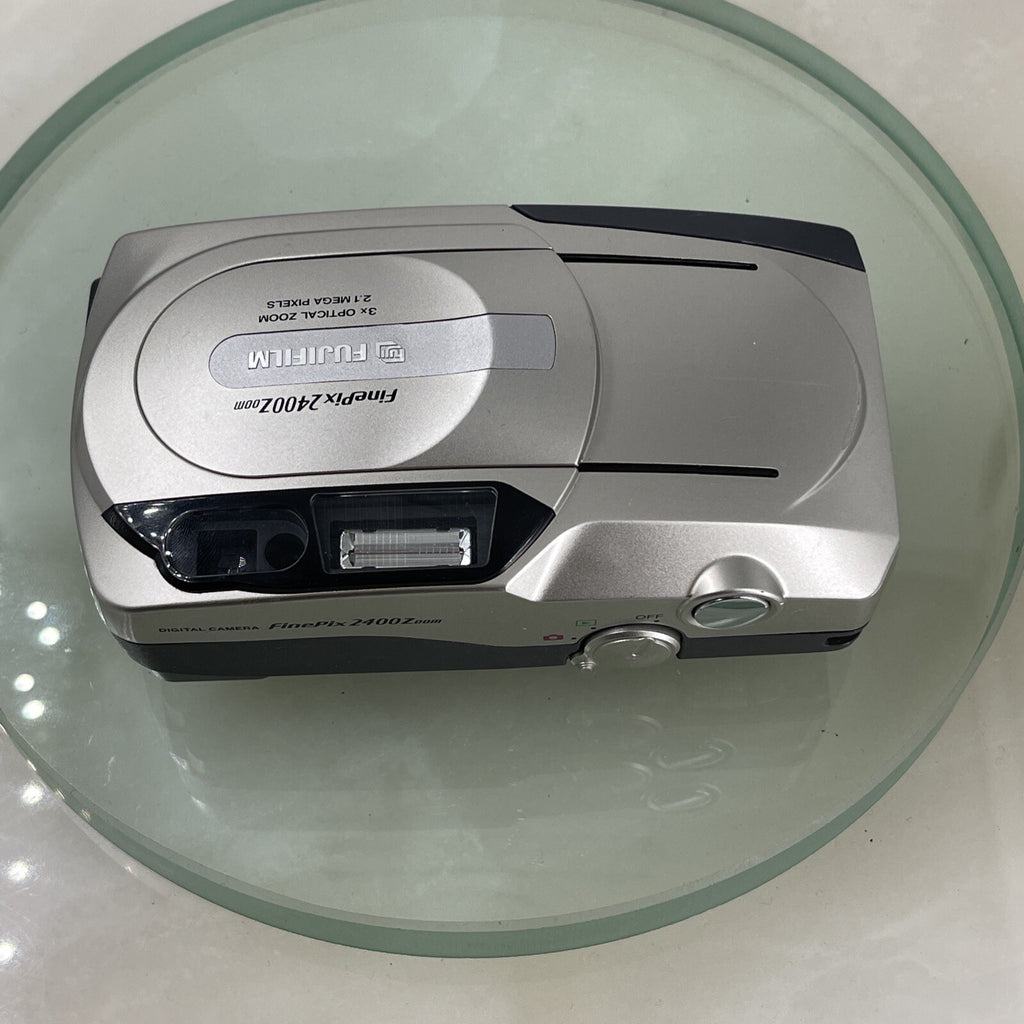 Fujifilm FinePix 2400 Zoom 2.1MP Compact Digital Camera Silver Tested #3227