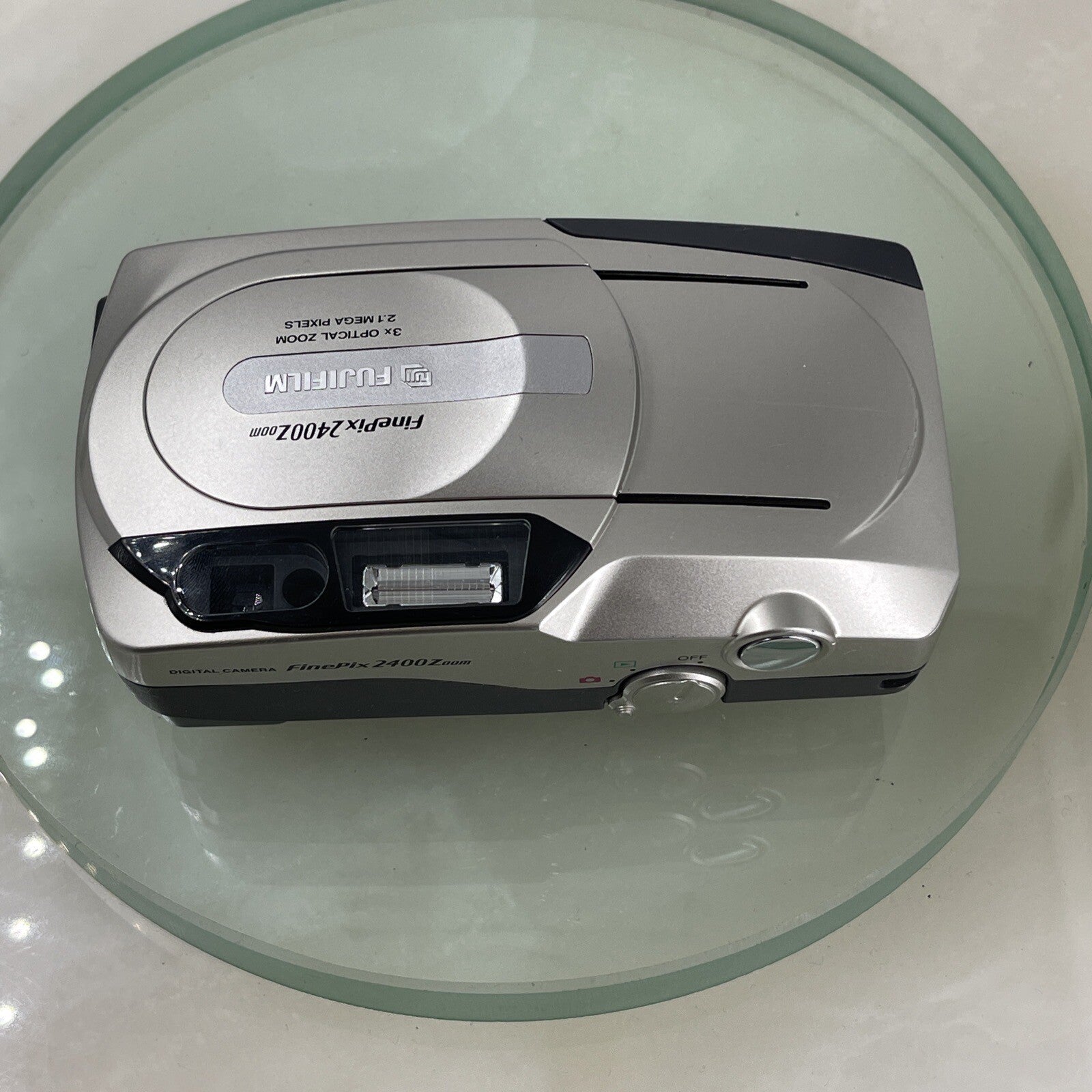 Fujifilm FinePix 2400 Zoom 2.1MP Compact Digital Camera Silver Tested #3227