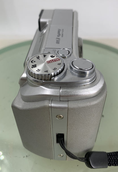 Fujifilm FINEPIX DIGITAL CAMERA E500 4.1MP Silver WITHOUT CHARGER - TESTED - 3157