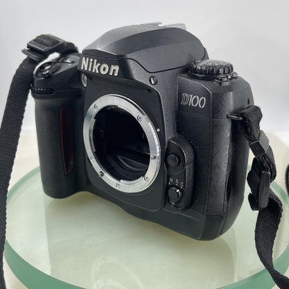 Nikon D100 6.1MP Digital SLR Camera Body Comes With Battery & Charger #6902